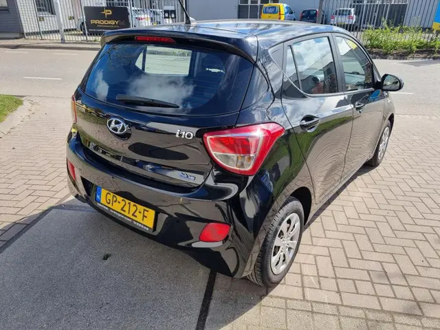 Hyundai i10 1.0i i-Motion Comfort 2015 Benzine 5