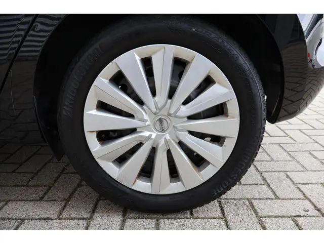 Nissan Micra 1.0 Acenta 2019 Benzine 17