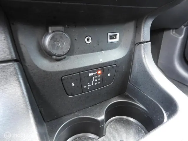 Citroën C3 1.2 PureTech S&S Shine 2017 Benzine 24
