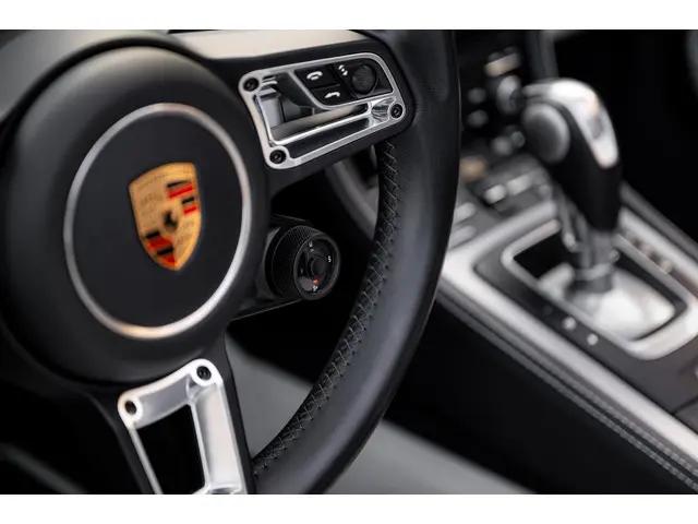 Porsche 718 Boxster S 2023 Benzine 15