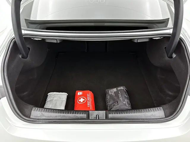 Mercedes-Benz CLA 180 AMG Line 2023 Hybride Benzine 37