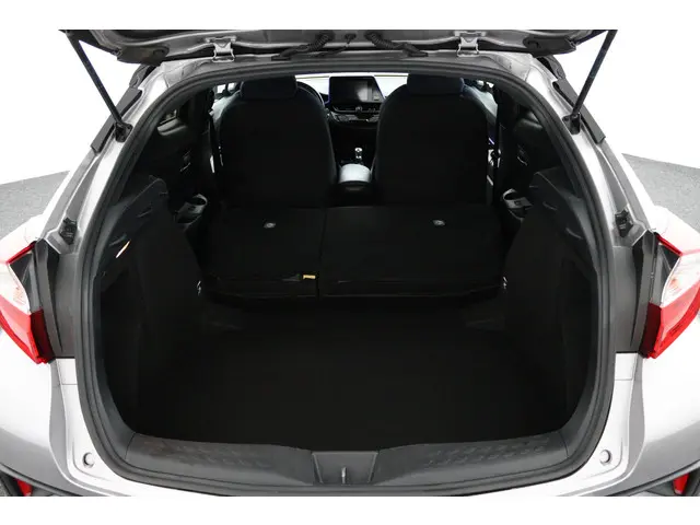 Toyota C-HR 1.2 Bi-Tone 2017 Benzine 25