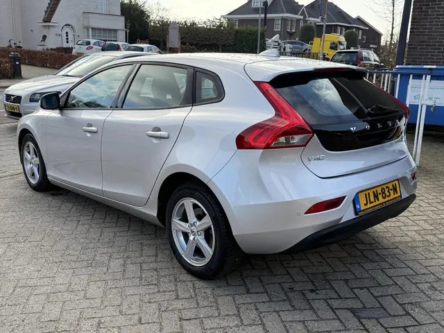 Volvo V40 1.5 T2 122 pk Geartronic Kinetic 2018 Benzine 4