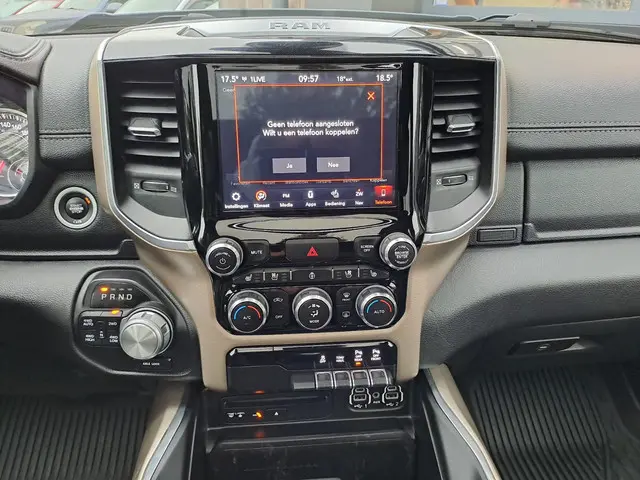 Dodge Ram 1500 5.7 V8 4x4 Crew Cab Laramie 2019 LPG/Gas 13