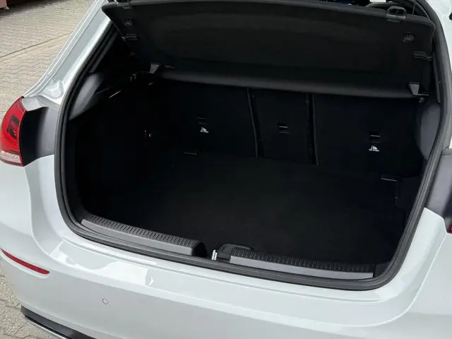 Mercedes-Benz A-Klasse 200 2018 Benzine 16