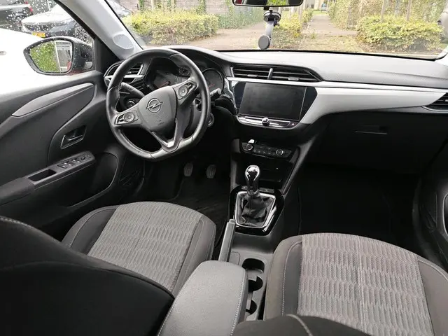 Opel Corsa 1.2 Edition 2020 Benzine 3