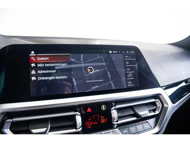 BMW 3 Serie Touring 330i Executive Edition 2020 Benzine 58
