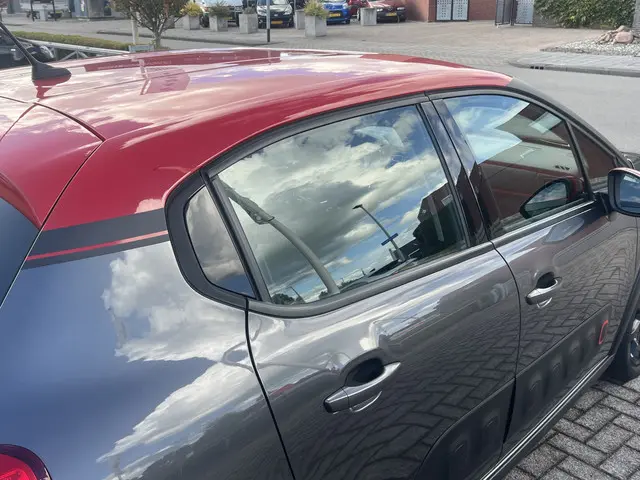 Citroën C3 1.2 82 pk Shine 2018 Benzine 35