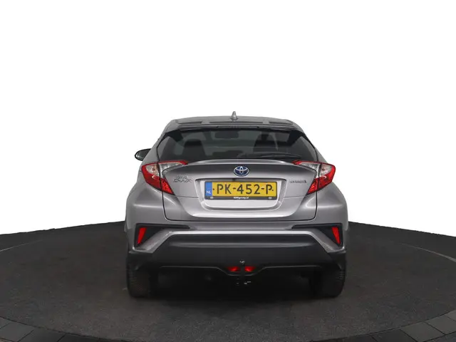 Toyota C-HR 1.8 Hybrid Executive 2017 Hybride Benzine 69