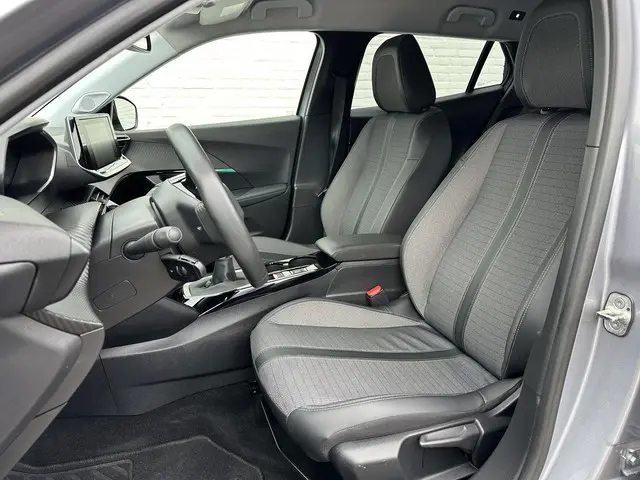 Peugeot 2008 1.2 Turbo 100 PK Allure Pack 2021 Benzine 8