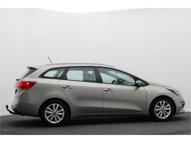 Kia cee'd Sportswagon 1.6 GDI First Edition 2016 Benzine 9