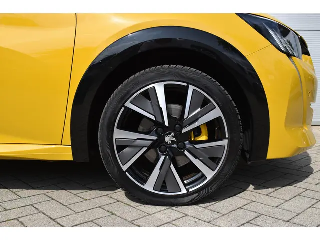 Peugeot 208 1.2 PureTech GT-Line 2020 Benzine 12