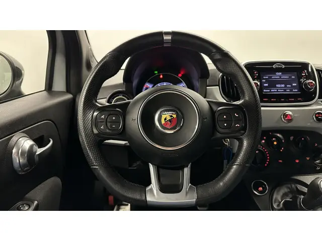 Fiat 500 1.4 T-Jet Abarth 595 2017 Benzine 21