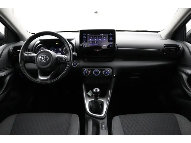 Toyota Yaris 1.5 VVT-i Dynamic 2021 Benzine 4