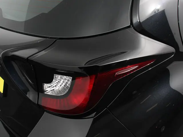 Mazda 2 Hybrid 1.5 Prime-line 2024 Hybride Benzine 26
