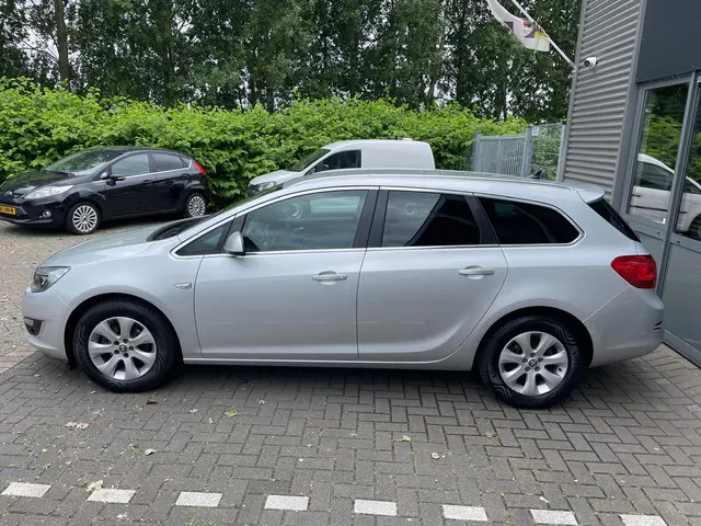 Opel Astra Sports Tourer 1.4 Turbo Business + 2013 Benzine 6
