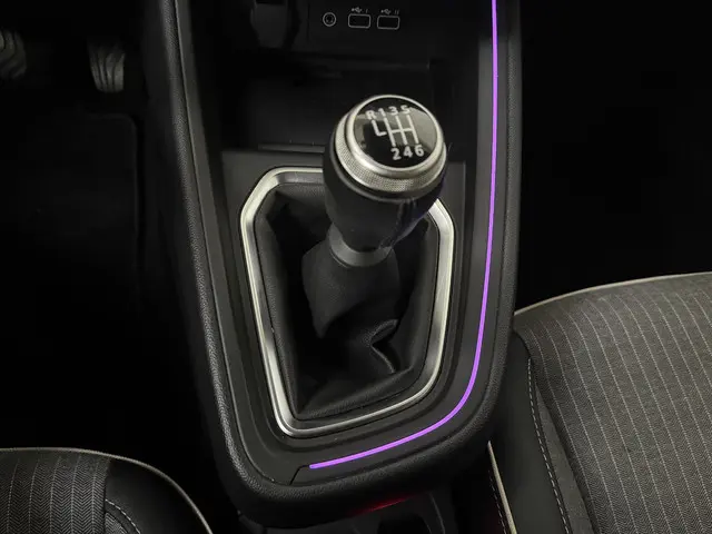 Renault Clio 1.0 TCe 90 GPF techno 2023 Benzine 12