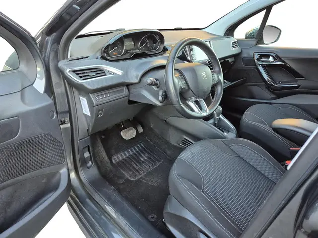 Peugeot 208 1.2 PureTech Allure 2016 Benzine 9