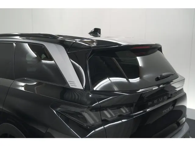 Peugeot 5008 1.2 Hybrid 136 Allure 2025 Hybride Benzine 18