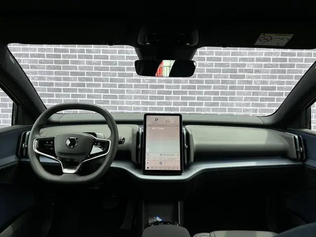 Volvo EX30 Extended Range Plus 2025 Elektrisch 22
