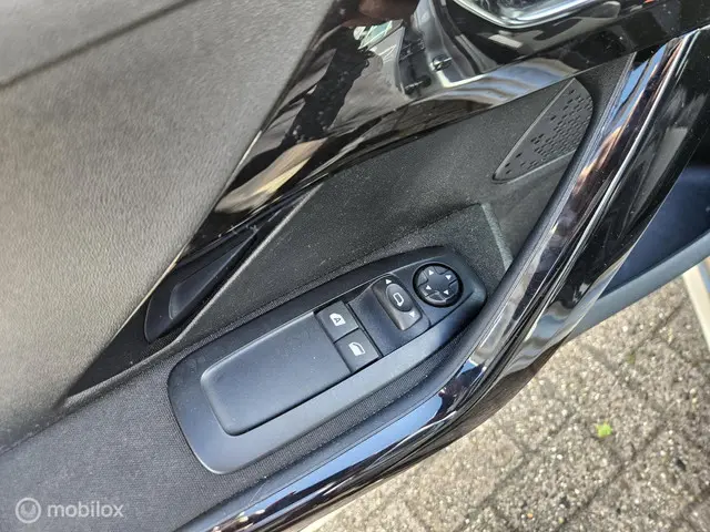 Peugeot 208 1.2 PureTech Active 2016 Benzine 22