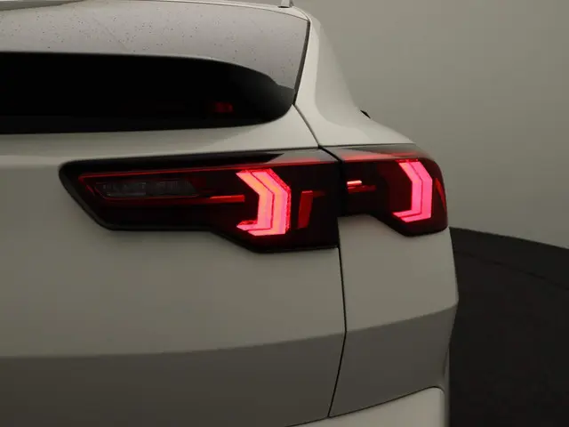 BMW iX2 eDrive20 2024 Elektrisch 23