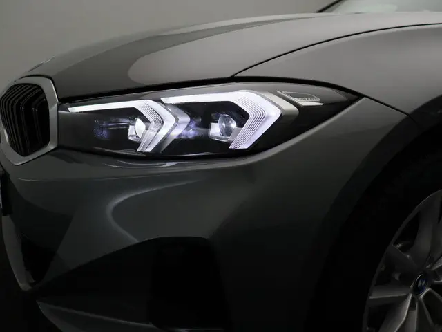 BMW 3 Serie Sedan 320e 2024 Hybride Benzine 7