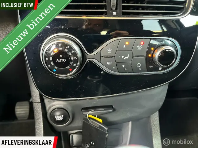 Renault Clio Estate 0.9 TCe Limited 2018 Benzine 17