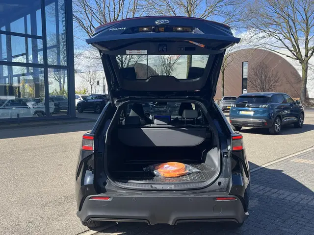 Toyota bZ4X Dynamic 71 kWh 2024 Elektrisch 5