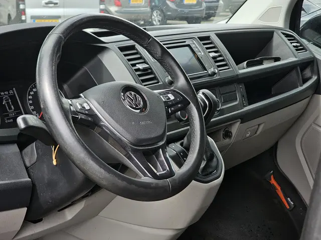 Volkswagen Transporter 2.0 TDI L1H2 Highline 2018 Diesel 7