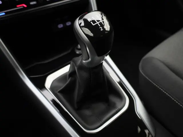 Volkswagen T-Roc 1.0TSI/116PK Life 2025 Benzine 12