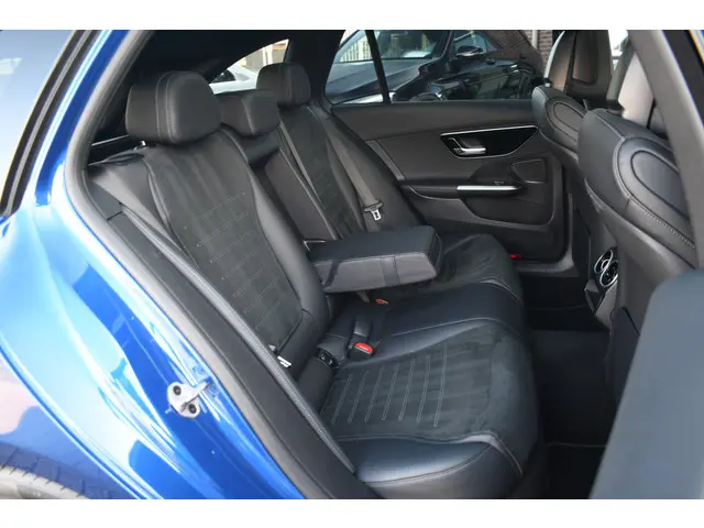 Mercedes-Benz C-Klasse Estate 200 AMG Line 2021 Benzine 57