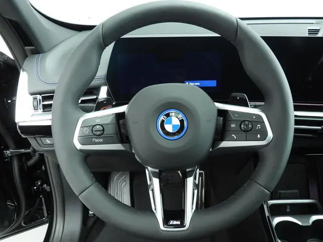 BMW X1 xDrive25e 2025 Hybride Benzine 11