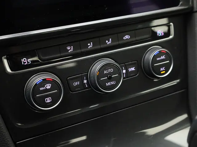 Volkswagen e-Golf E-DITION 100kW/136PK 2020 Elektrisch 27