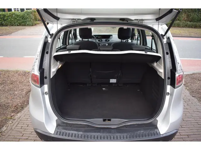 Renault Scénic 1.2 TCe Expression Trekhaak 2013 Benzine 29