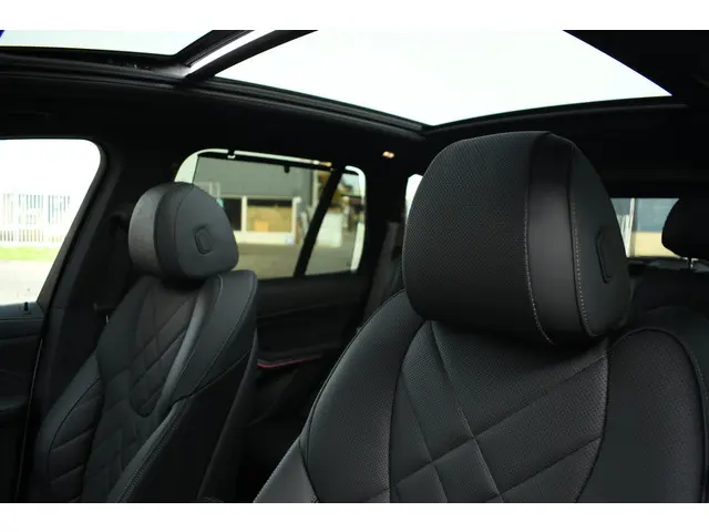 BMW X5 xDrive50e M-Sport 2023 Hybride Benzine 64
