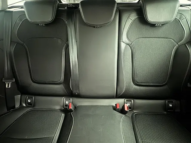 Renault Mégane Estate 1.3 TCe 140 Techno 2023 Benzine 33