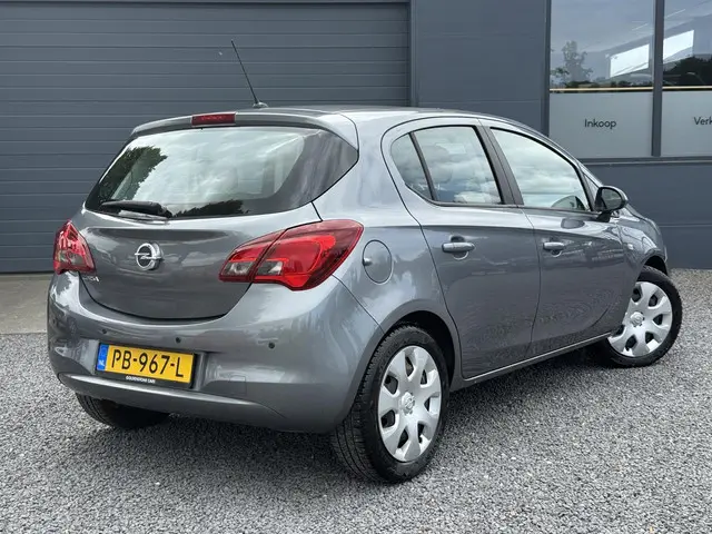 Opel Corsa 1.4 Edition 2017 Benzine 2