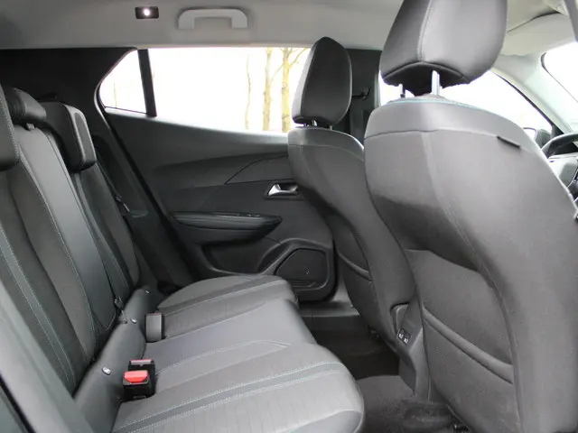 Peugeot e-2008 EV Allure Pack 50 kWh 2022 Elektrisch 8