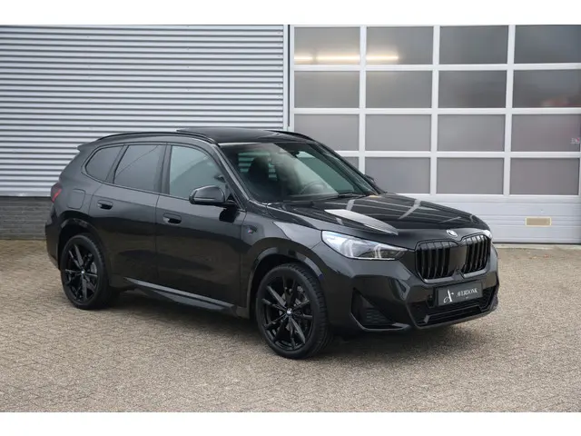 BMW X1 sDrive20i 170pk M-Sport Black Ed. 2023 Benzine 13
