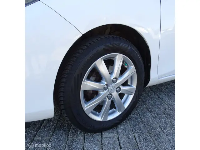 Toyota Yaris 1.0 VVT-i Aspiration 2016 Benzine 4