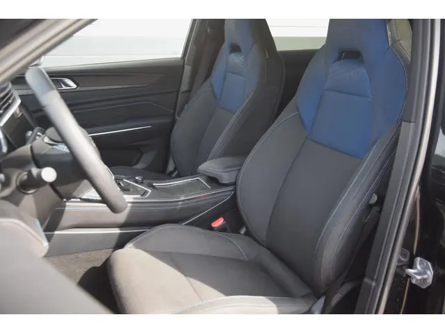 Lynk & Co 01 1.5 2024 Hybride Benzine 9