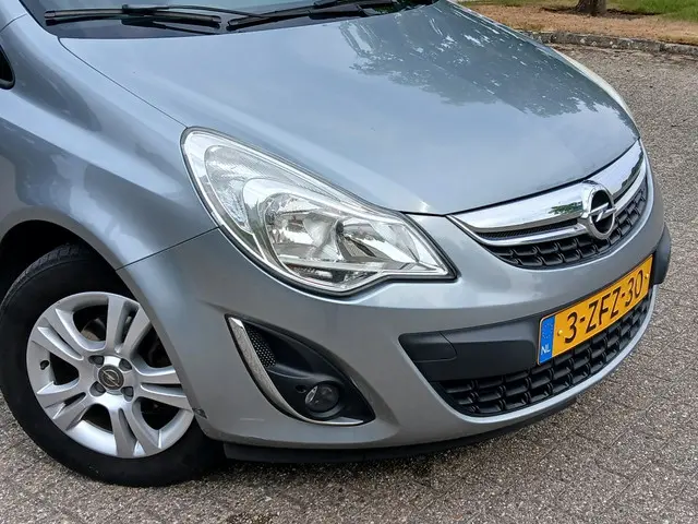 Opel Corsa 1.2-16V Design Ed 2013 Benzine 5
