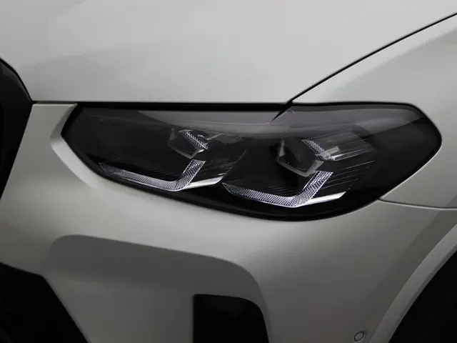 BMW X3 xDrive30e 2024 Hybride Benzine 7