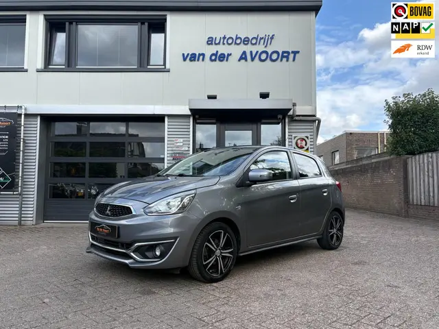 Mitsubishi Space Star 1.0 Intense+ 2016 Benzine