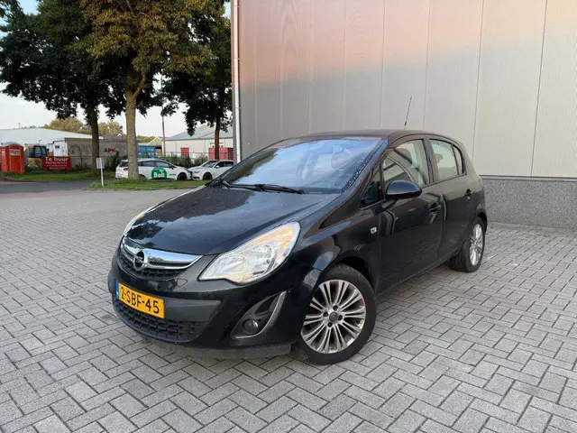 Opel Corsa 1.4-16V Cosmo 164.196KM 2013 Benzine