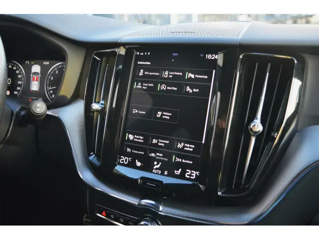 Volvo XC60 2.0 T5 AWD R-Design 2019 Benzine 15