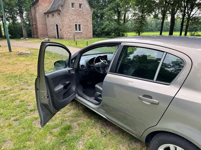 Opel Corsa 1.2-16V Anniversary Edition 2012 Benzine 19