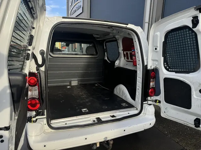 Peugeot Partner 120 1.6 BlueHDi 100 L1 XR 2016 Diesel 15