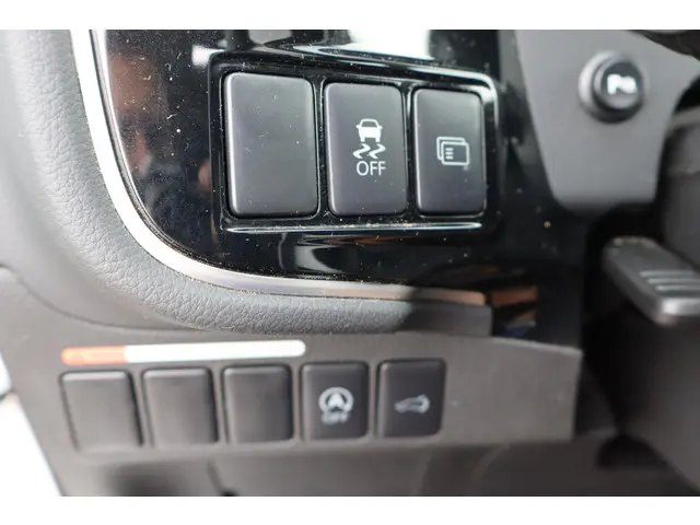 Mitsubishi Outlander 2.0 Instyle 2014 Benzine 28